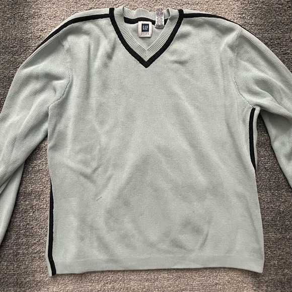 gap sweater - Picture 2 of 4
